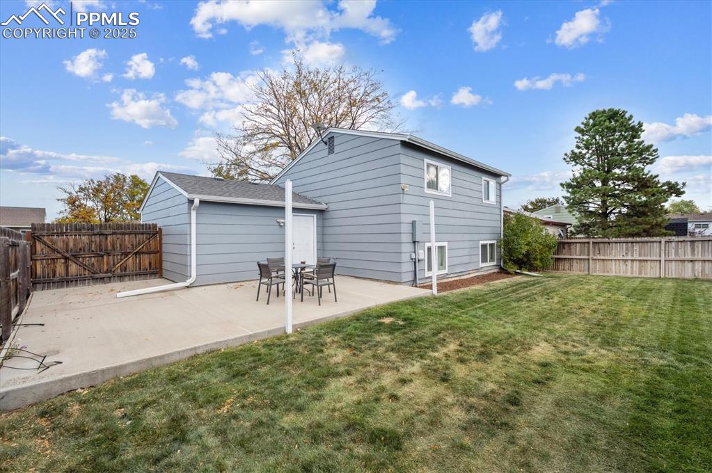 704 Madison Way Bennett CO 80102