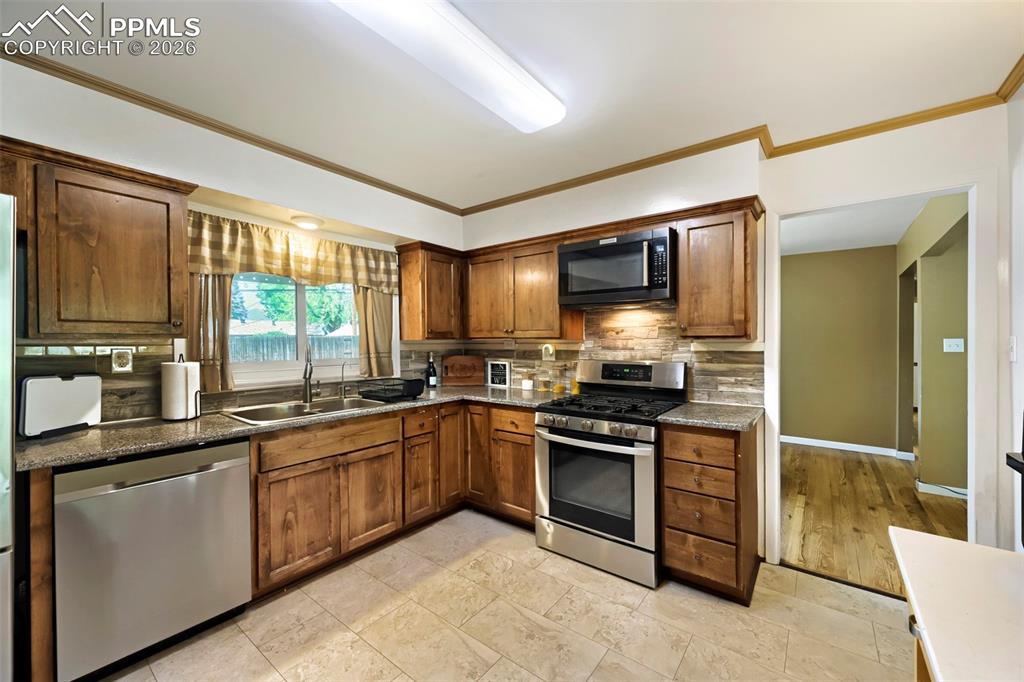 430 Hackberry Drive Colorado Springs CO 80911