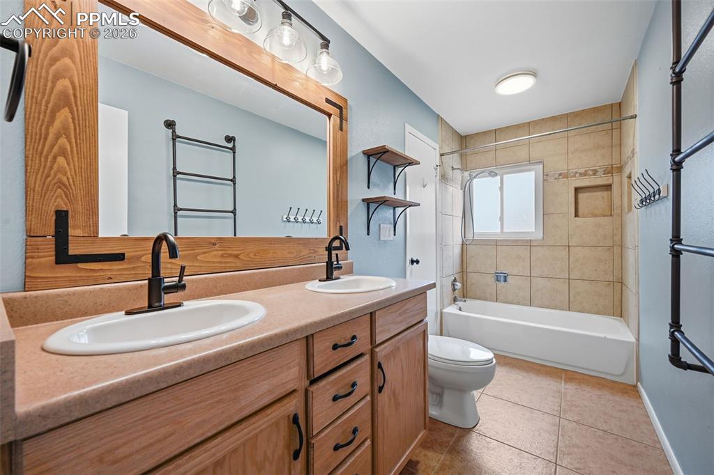 2705 Maroon Bells Avenue Colorado Springs CO 80918