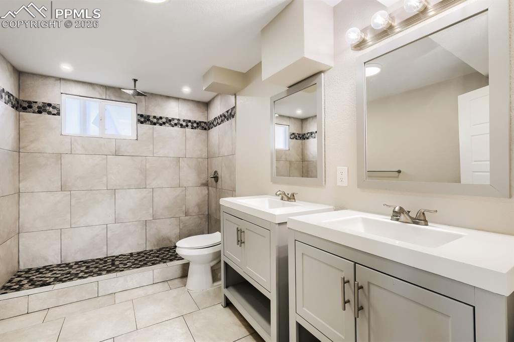 906 Arrawanna Street Colorado Springs CO 80909