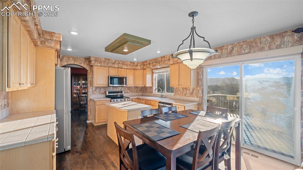 6712 Dream Weaver Drive Colorado Springs CO 80923