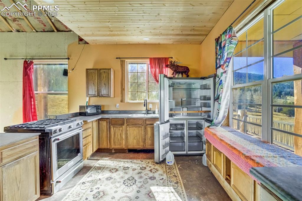 1440 N Range Road Guffey CO 80820