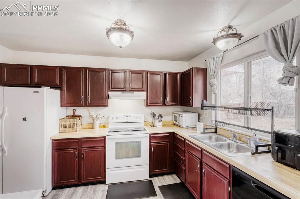 2530 W Prescott Circle Colorado Springs CO 80916