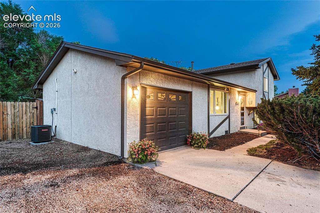 2045 Heathercrest Drive Colorado Springs CO 80915