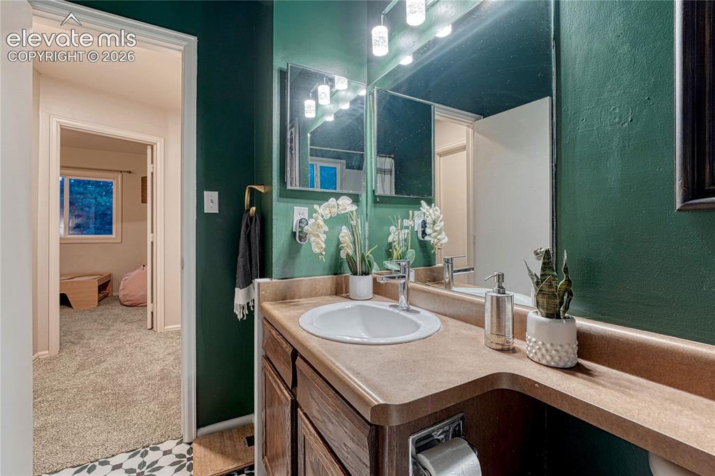 2045 Heathercrest Drive Colorado Springs CO 80915