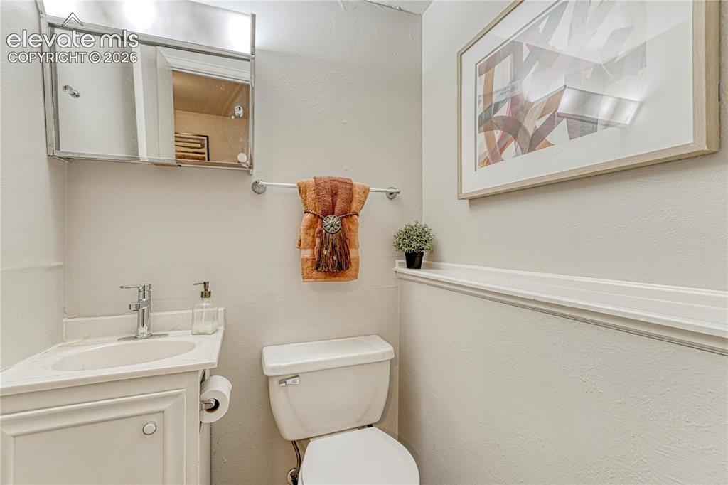 2045 Heathercrest Drive Colorado Springs CO 80915