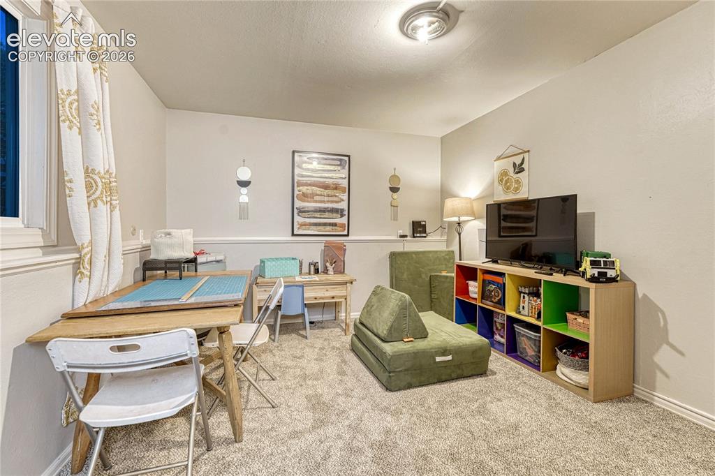 2045 Heathercrest Drive Colorado Springs CO 80915