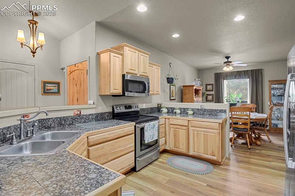 9 Kingston Circle Florissant CO 80816