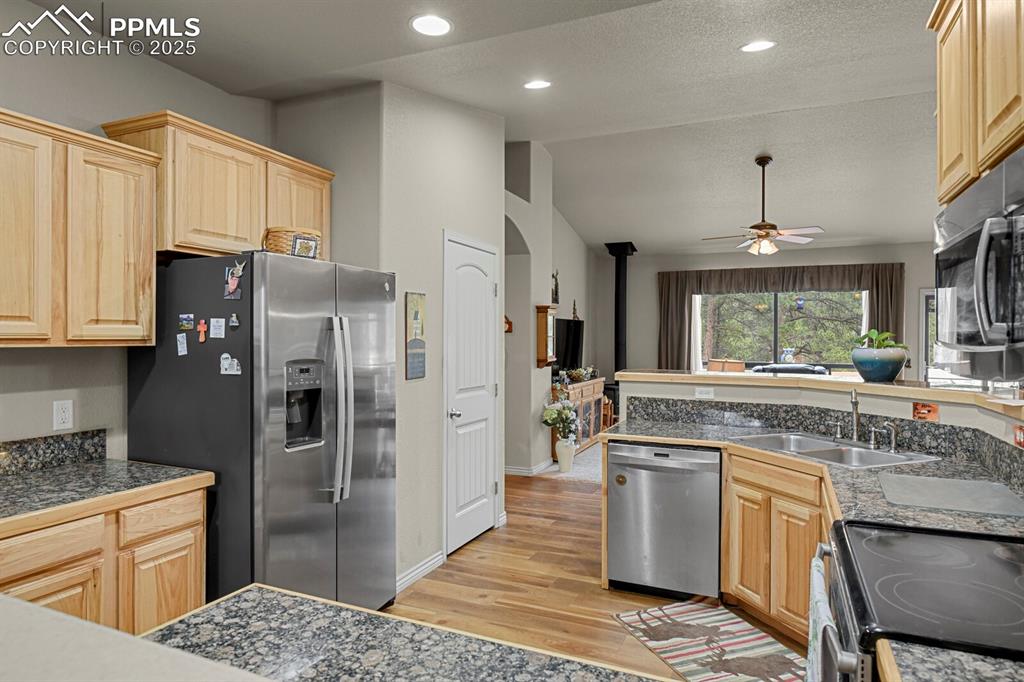 9 Kingston Circle Florissant CO 80816