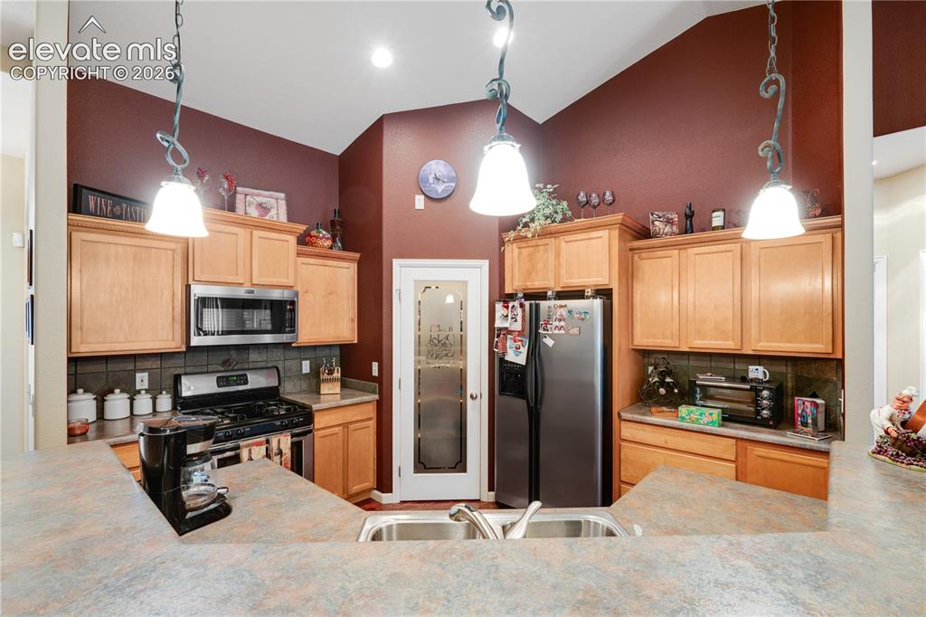 777 E Woodleaf Drive Pueblo CO 81007