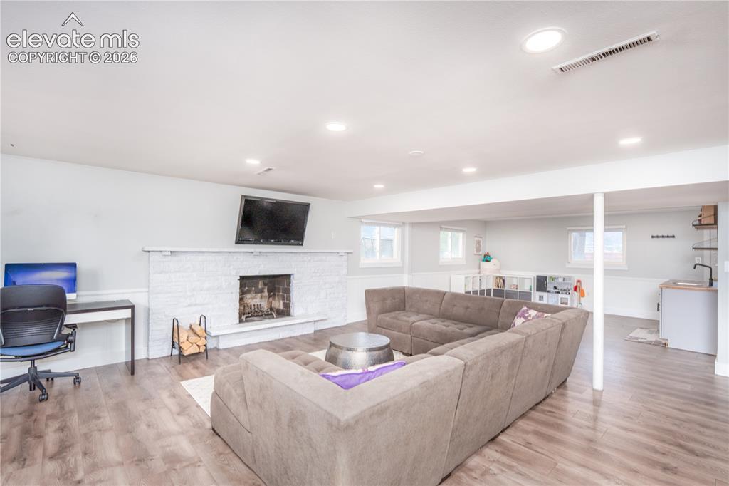 622 Pioneer Lane Colorado Springs CO 80904