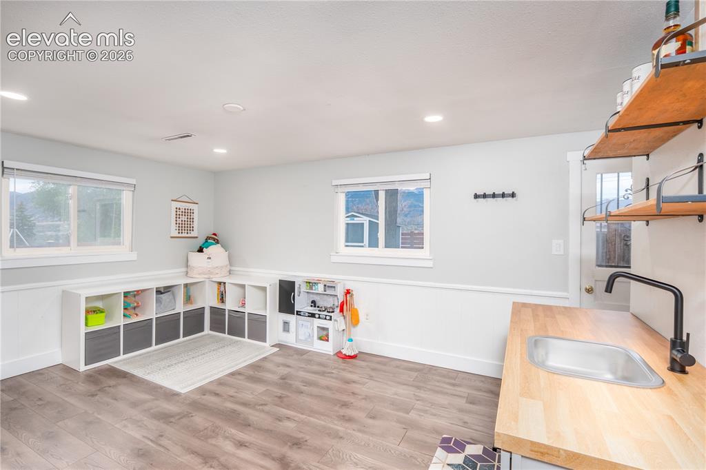 622 Pioneer Lane Colorado Springs CO 80904