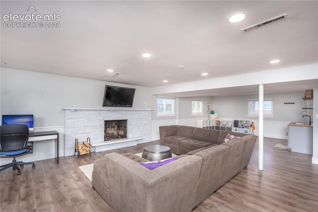 622 Pioneer Lane Colorado Springs CO 80904