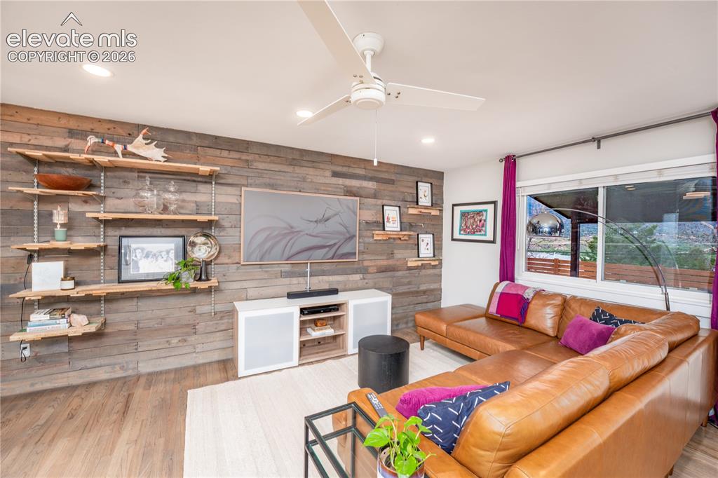 622 Pioneer Lane Colorado Springs CO 80904