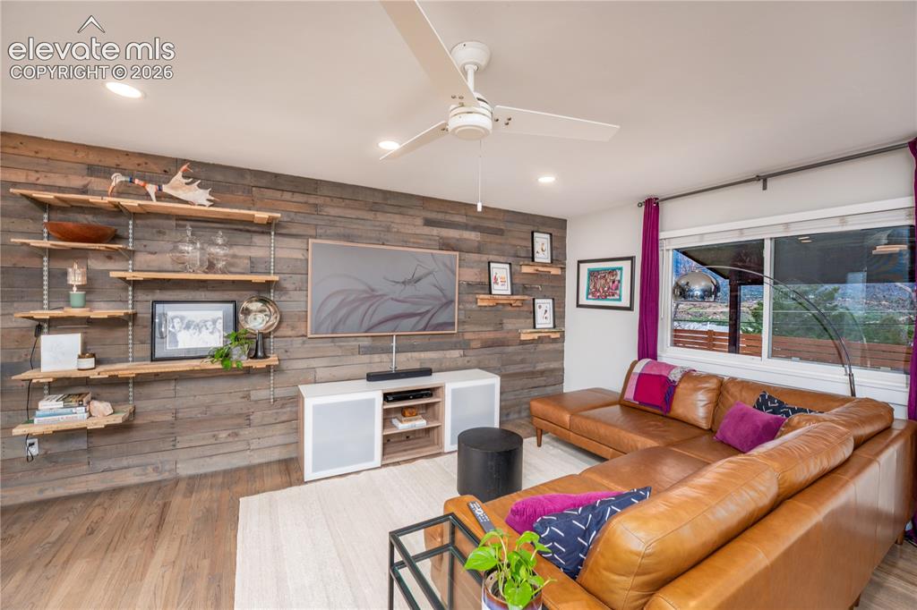 622 Pioneer Lane Colorado Springs CO 80904