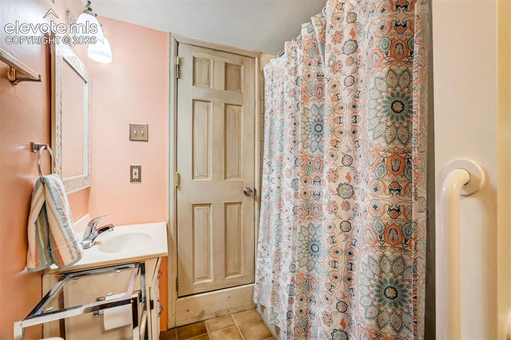 902 High Road Manitou Springs CO 80829