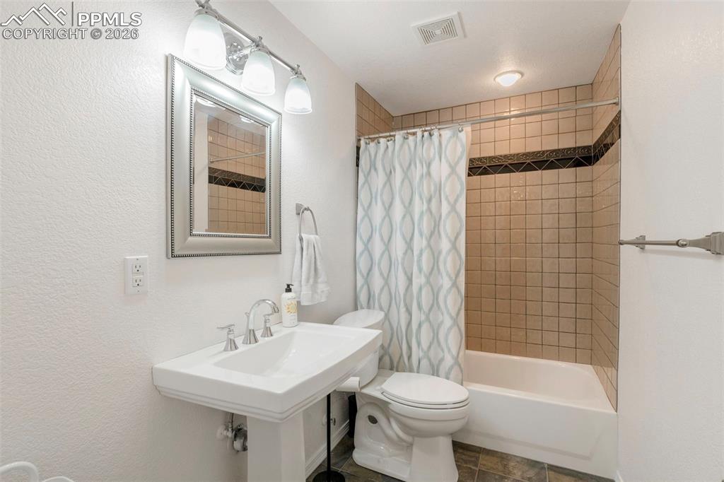 1922 Fieldcrest Drive Colorado Springs CO 80921