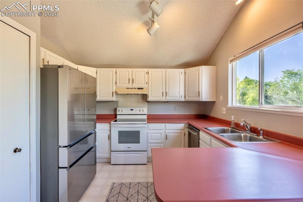 955 Crosstrail Drive Colorado Springs CO 80906