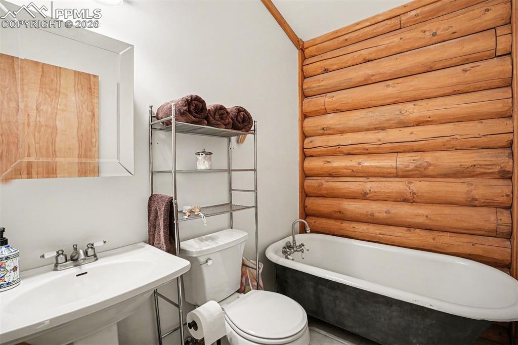 220 Rocky Mountain View Divide CO 80814