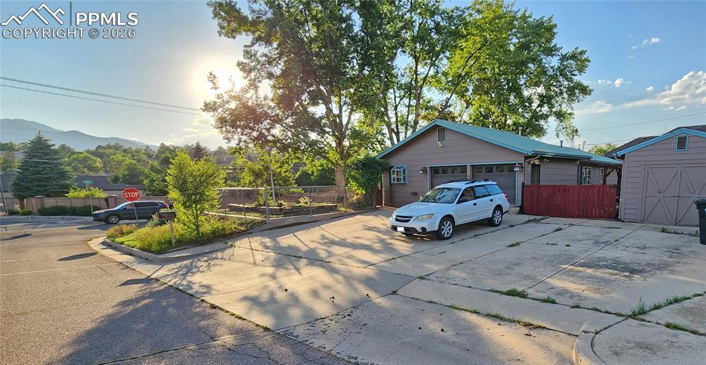 1830 Pejn Avenue Colorado Springs CO 80904