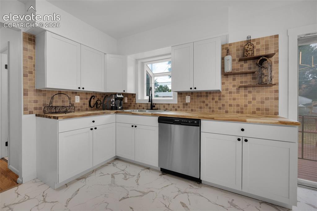 98 Landoe Lane Colorado Springs CO 80911