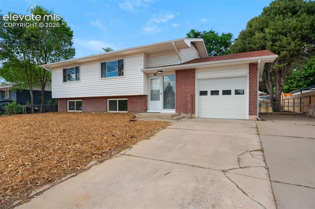 98 Landoe Lane Colorado Springs CO 80911