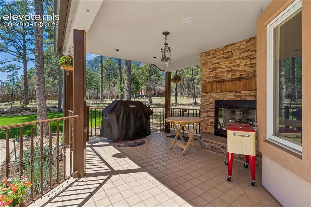 668 Silver Oak Grove Colorado Springs CO 80906