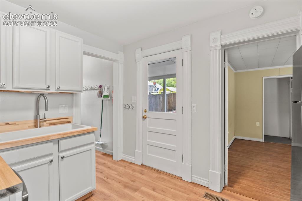 712 N Walnut Street Colorado Springs CO 80905