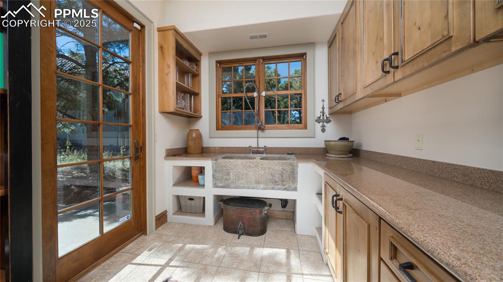 4896 Stonehill Road Colorado Springs CO 80918