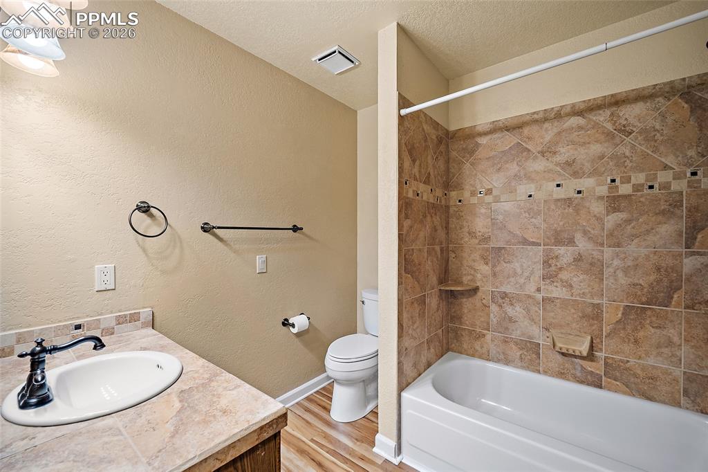 2420 Heatherdale Drive Colorado Springs CO 80915