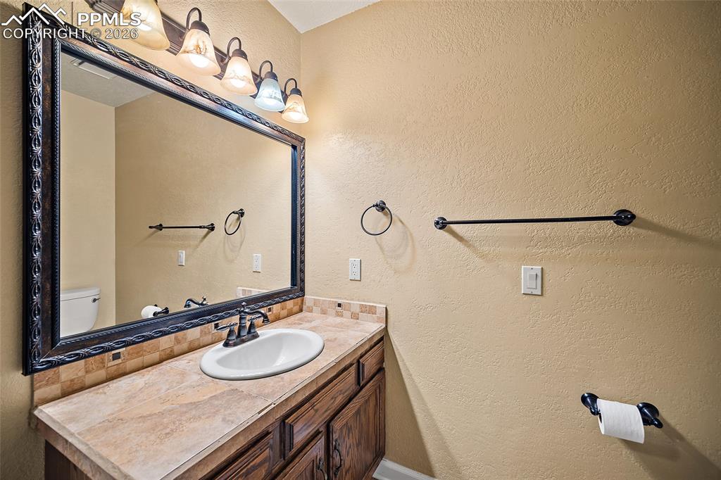 2420 Heatherdale Drive Colorado Springs CO 80915