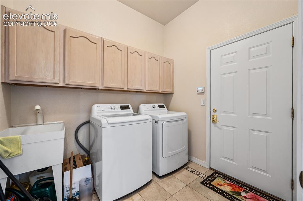 3925 Hill Circle Colorado Springs CO 80904