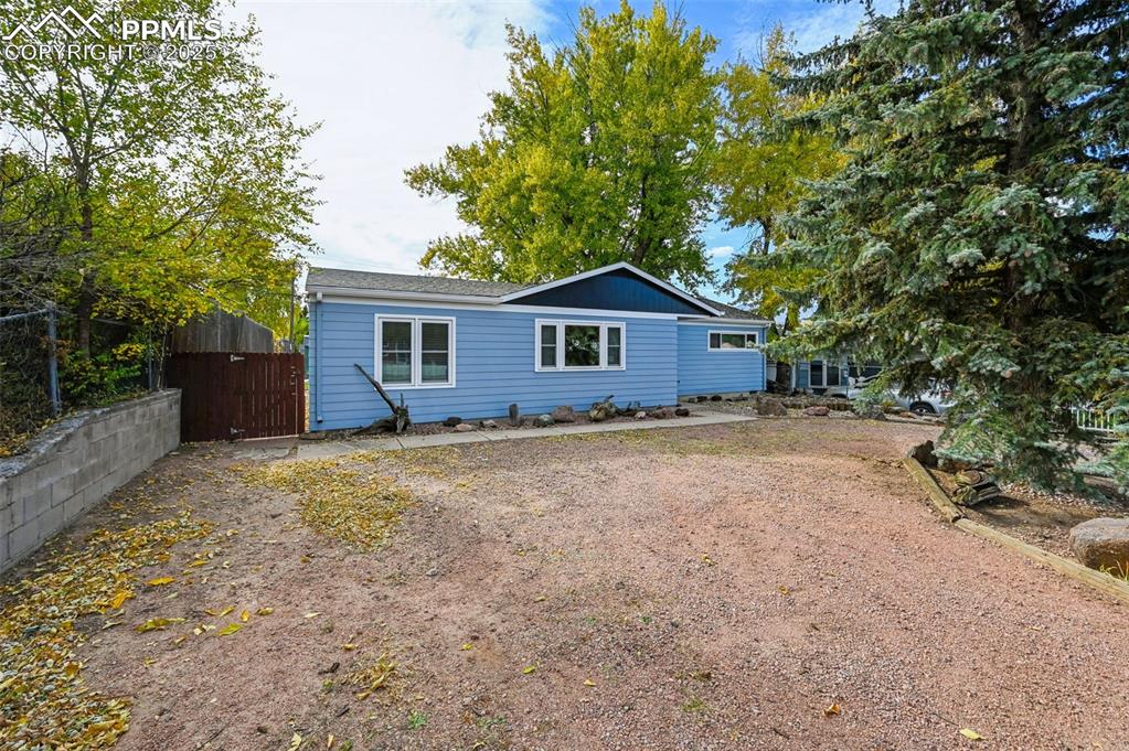 323 Maplewood Drive Colorado Springs CO 80907