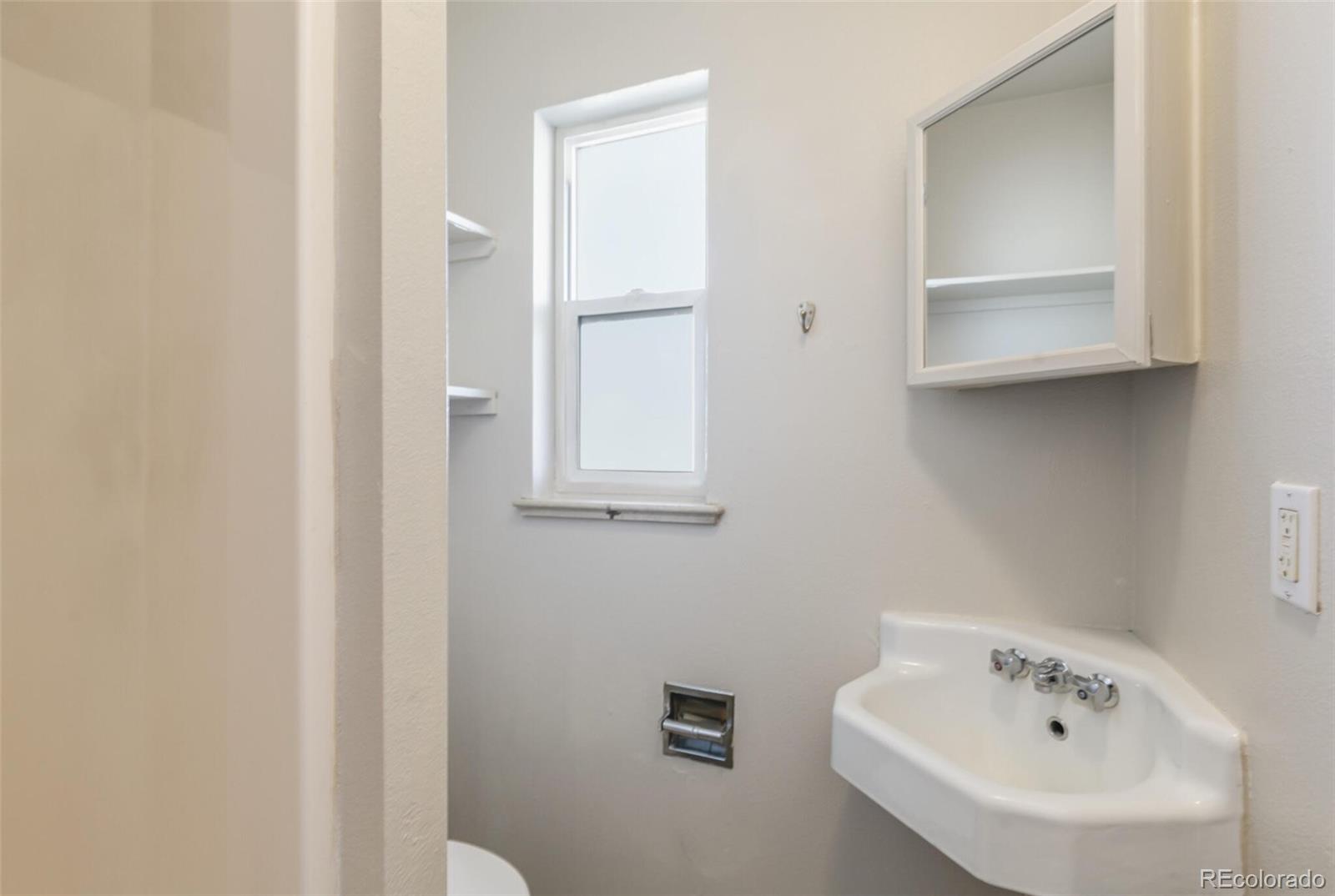 901 Jasmine Street Denver CO 80220
