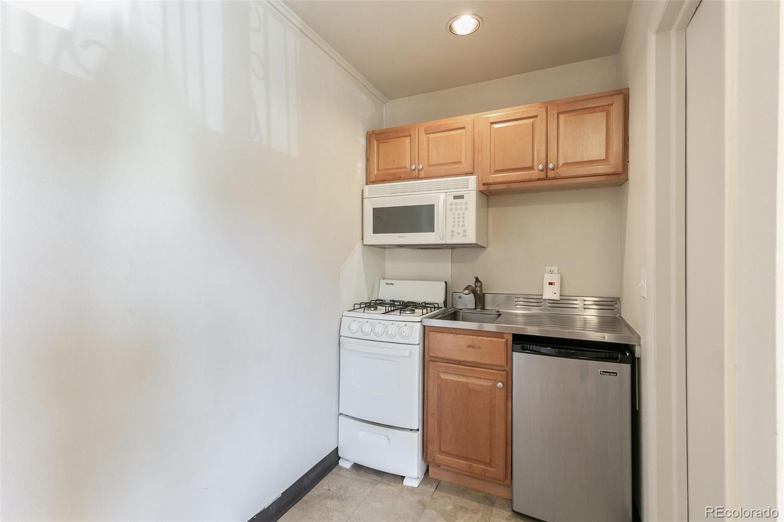 901 Jasmine Street Denver CO 80220
