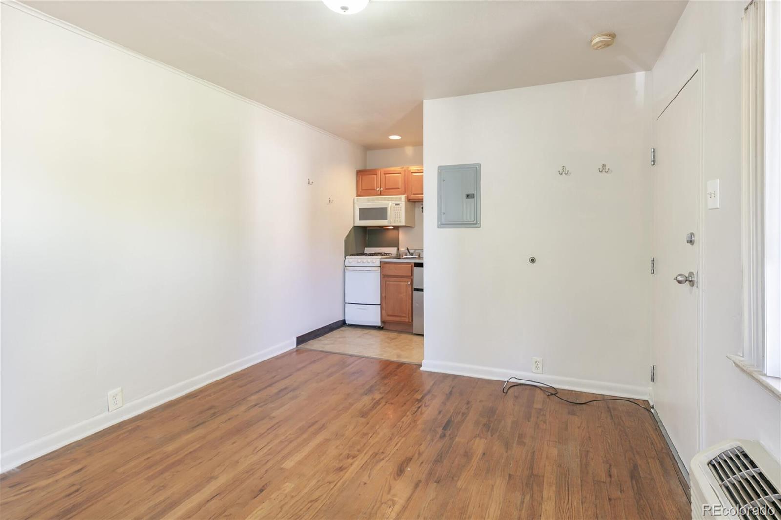 901 Jasmine Street Denver CO 80220