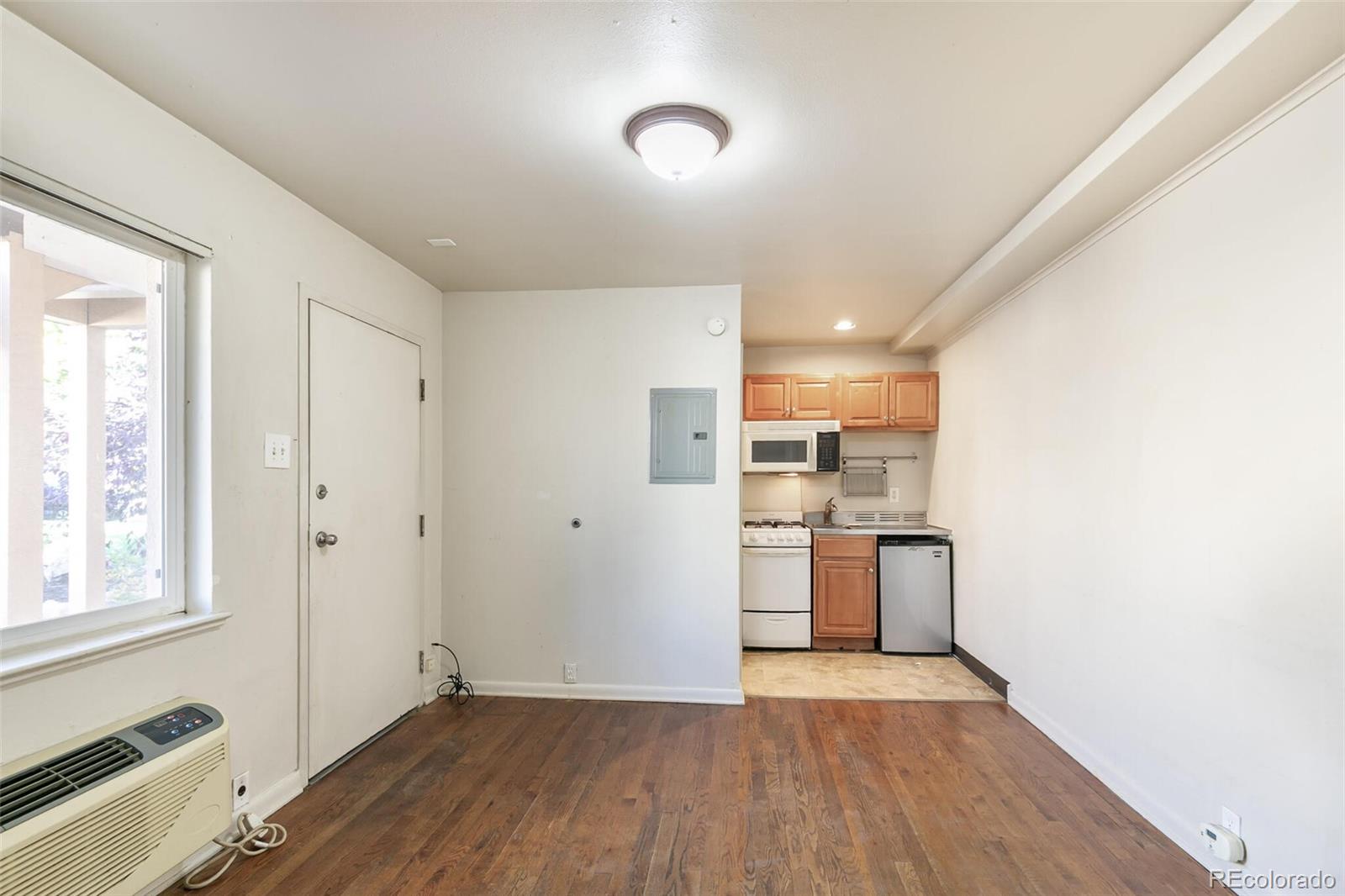 901 Jasmine Street Denver CO 80220
