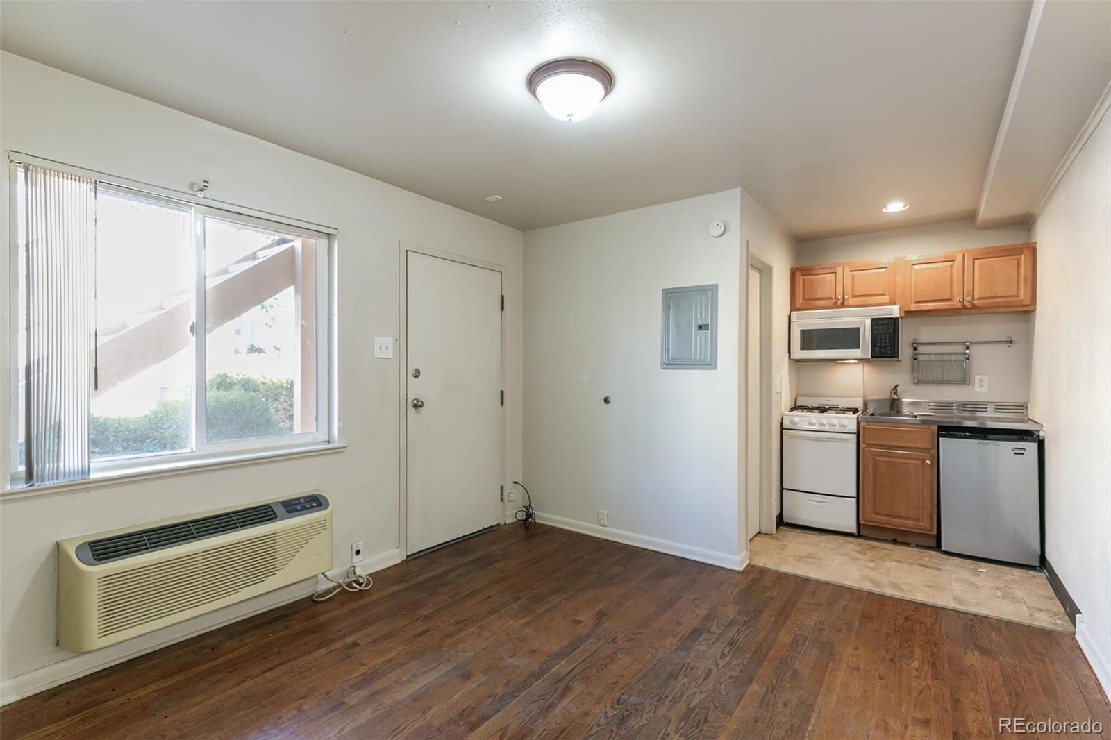 901 Jasmine Street Denver CO 80220