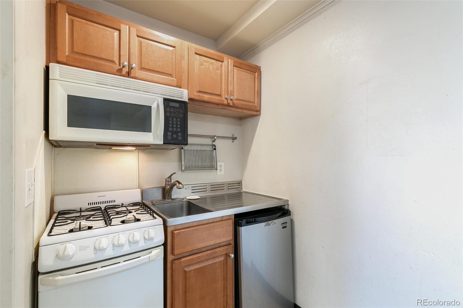 901 Jasmine Street Denver CO 80220