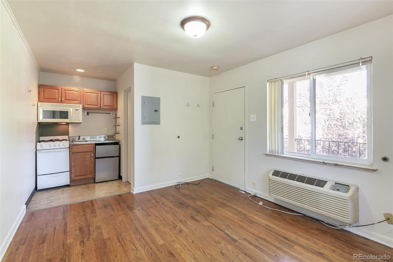 901 Jasmine Street Denver CO 80220