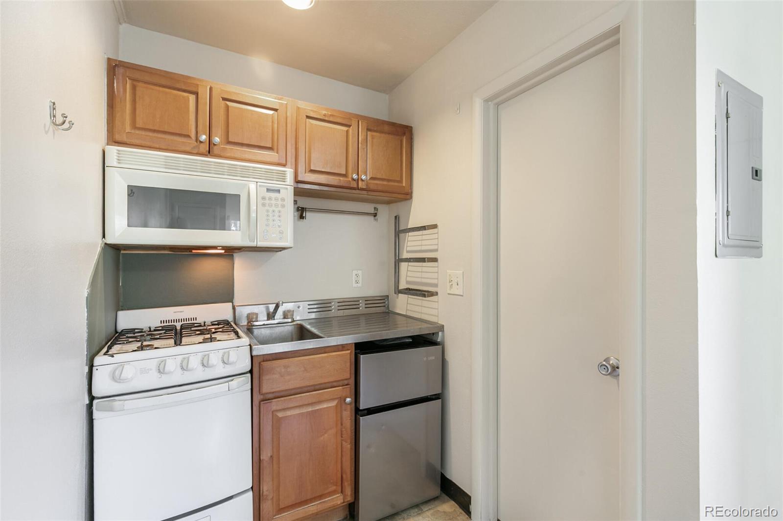 901 Jasmine Street Denver CO 80220