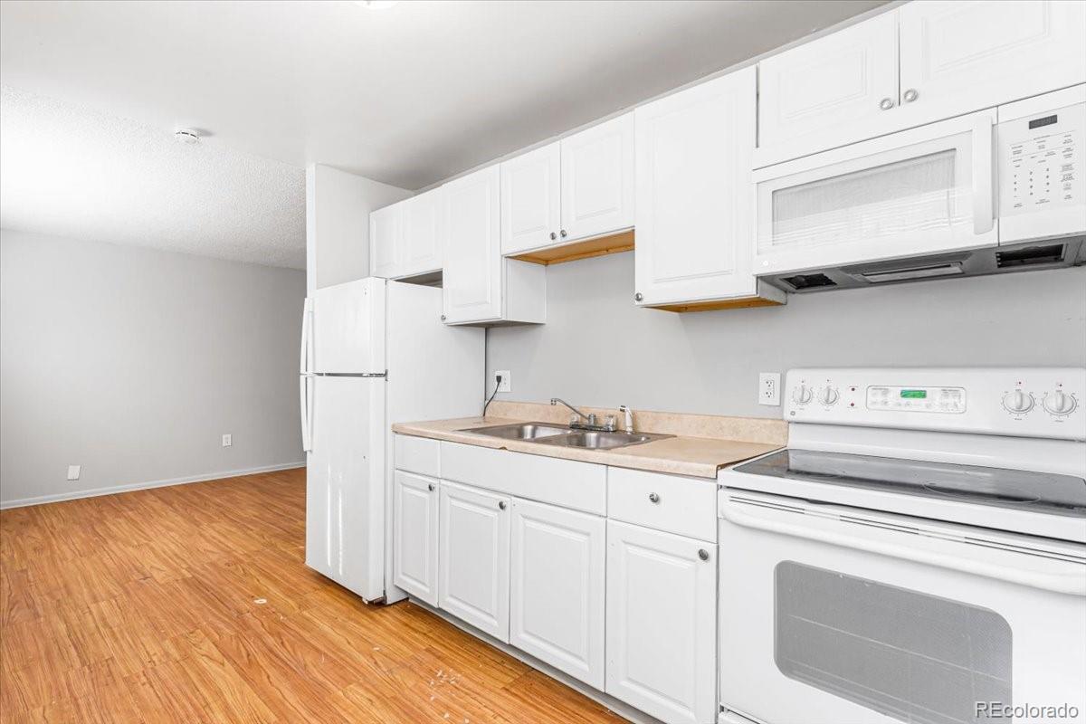 1588 Macon Street Aurora CO 80010