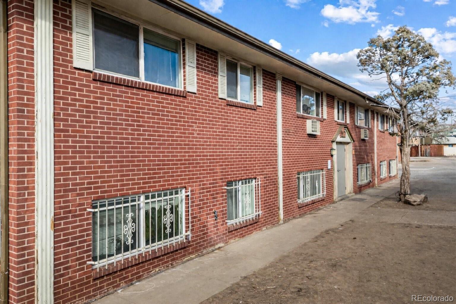 1588 Macon Street Aurora CO 80010