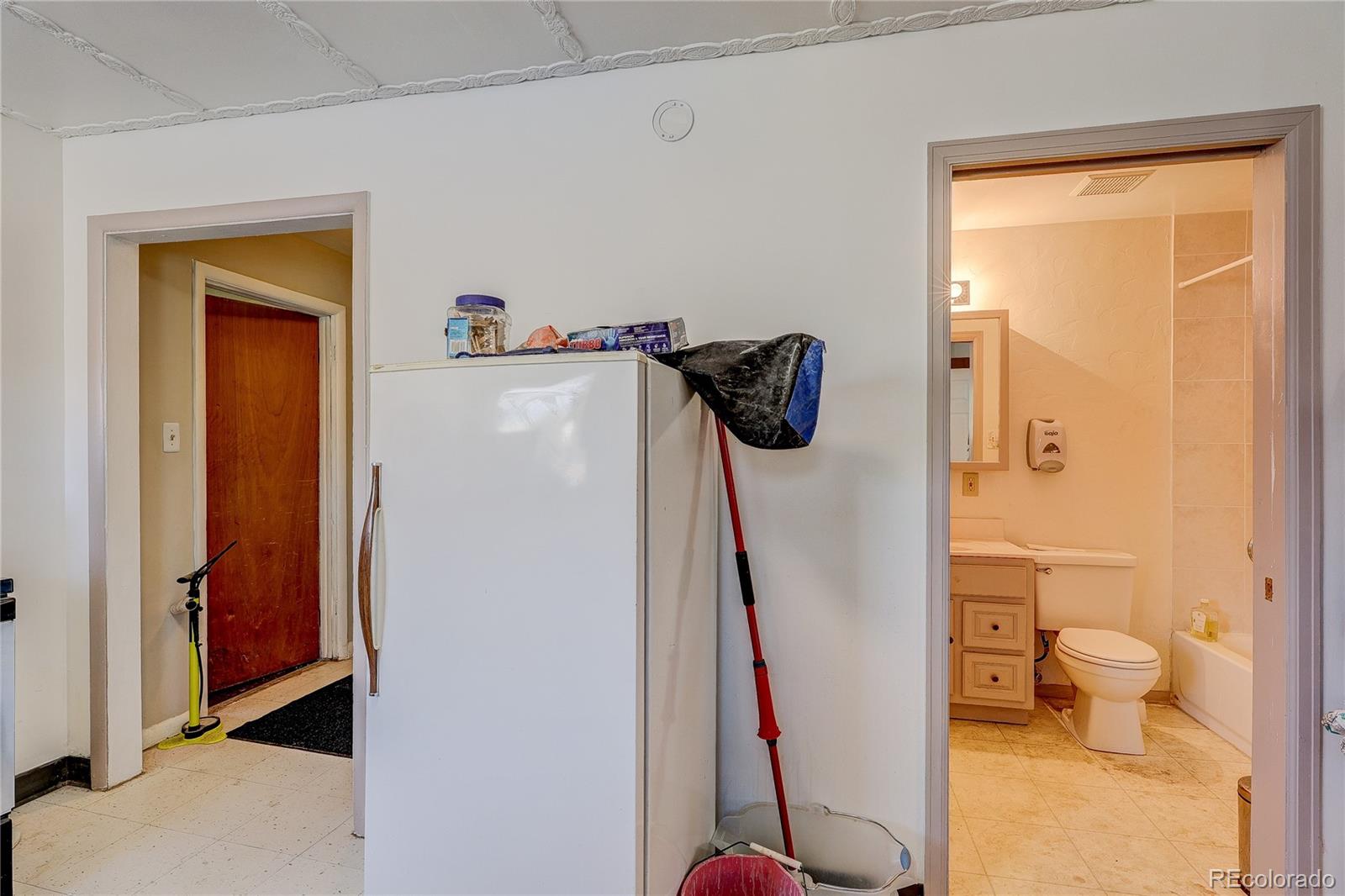 2053 W Hamilton Place Sheridan CO 80110