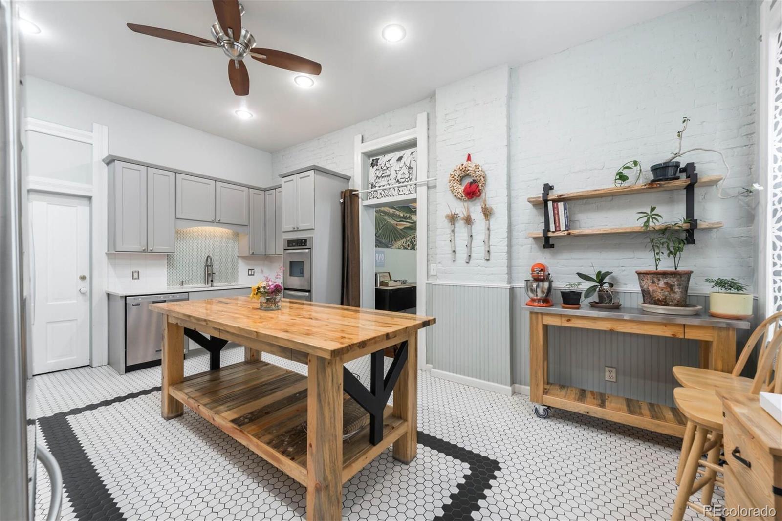 2147 Tremont Place Denver CO 80205