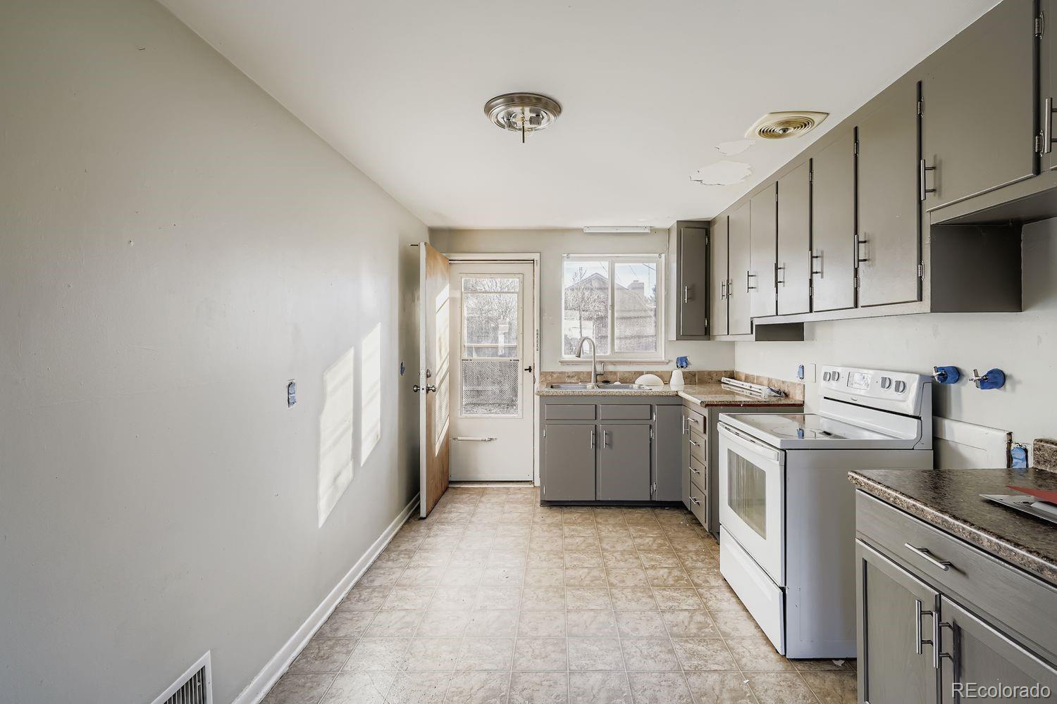 6700 W 37th Place Wheat Ridge CO 80033