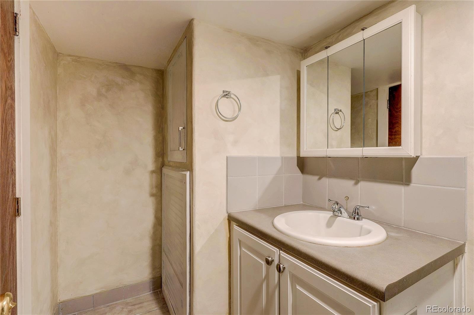 2051 W Hamilton Place Sheridan CO 80110