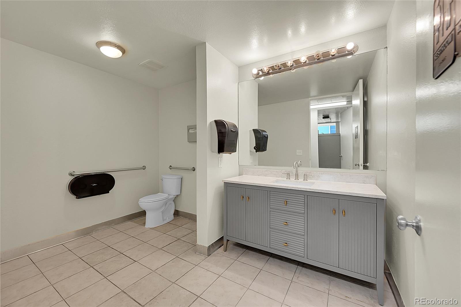 4411 E Kentucky Avenue Glendale CO 80246