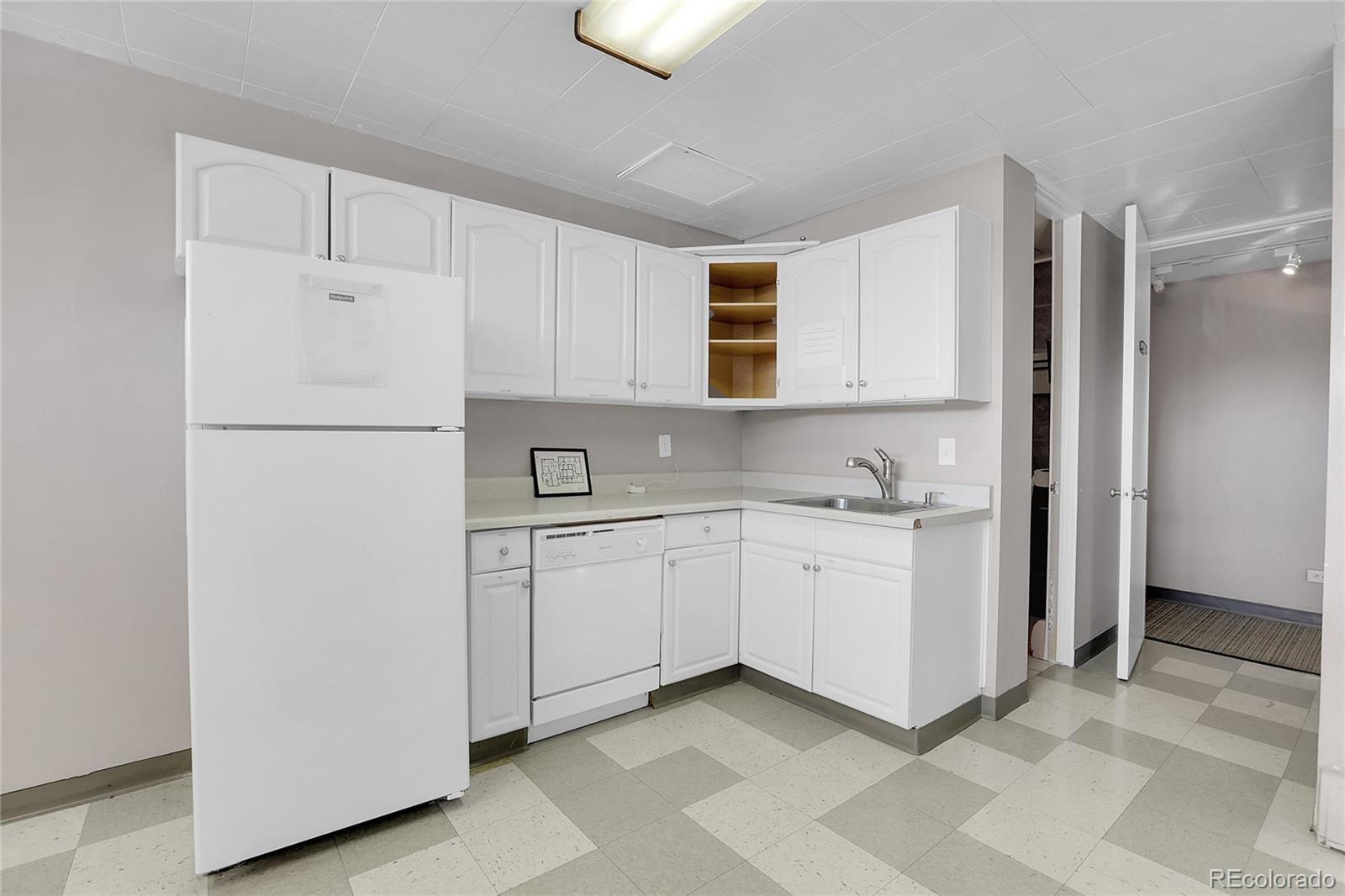4411 E Kentucky Avenue Glendale CO 80246