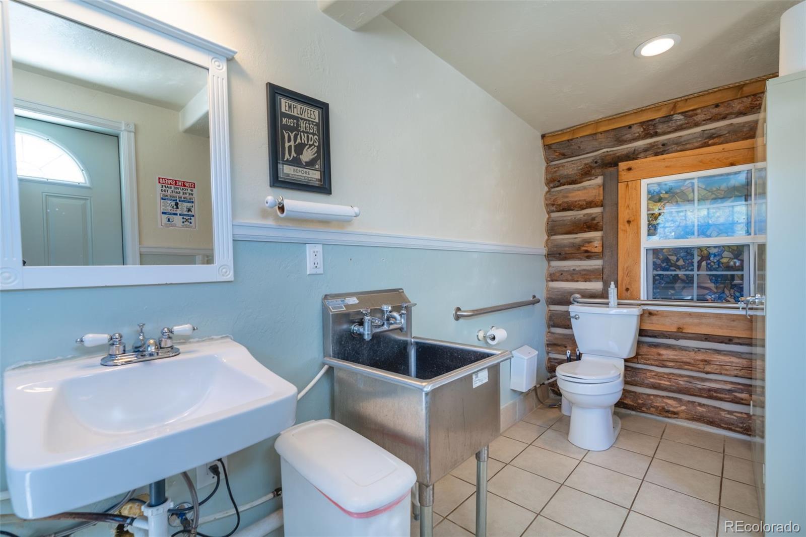 43 County Road 102 Guffey CO 80820